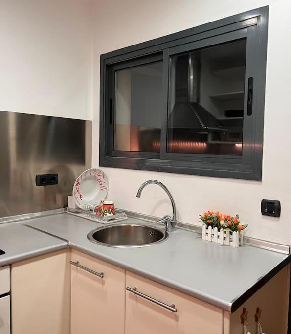 Piso Centrico Y Acogedor Apartment ฟิกวยเรส ภายนอก รูปภาพ