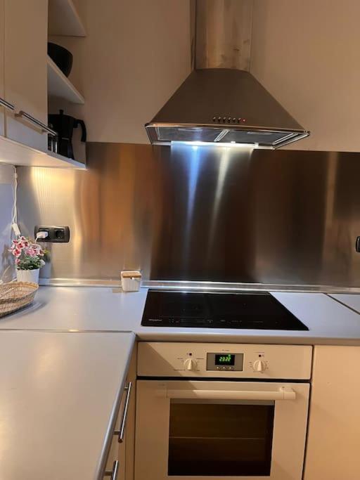 Piso Centrico Y Acogedor Apartment ฟิกวยเรส ภายนอก รูปภาพ