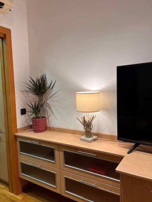 Piso Centrico Y Acogedor Apartment ฟิกวยเรส ภายนอก รูปภาพ