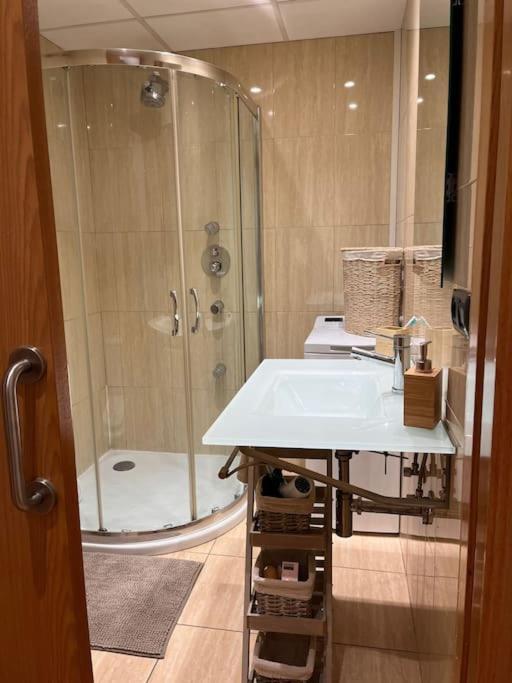 Piso Centrico Y Acogedor Apartment ฟิกวยเรส ภายนอก รูปภาพ
